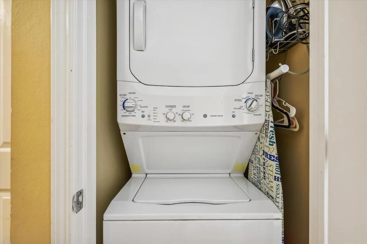 Apartment Shores Of Panama 1506, Perfect For A Great Couples Getaway! Free Fun! Reserved Parking Condo Panama City Beach