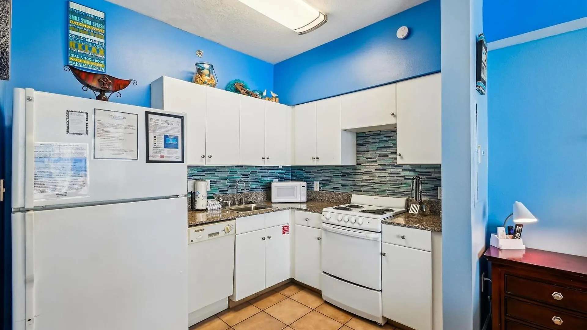 Apartment Shores Of Panama 1506, Perfect For A Great Couples Getaway! Free Fun! Reserved Parking Condo Panama City Beach